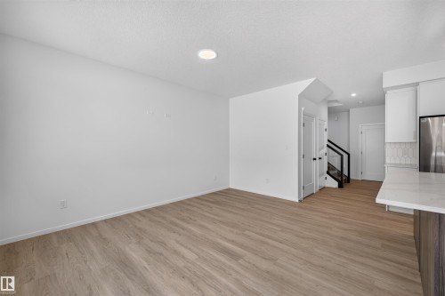 7722 174A Avenue Nw, Edmonton, AB - Indoor Photo Showing Other Room