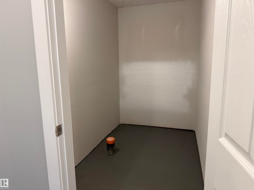 5507 163 Avenue Nw, Edmonton, AB - Indoor Photo Showing Other Room