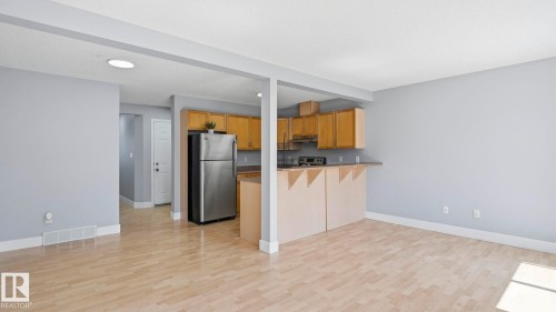 5507 163 Avenue Nw, Edmonton, AB - Indoor Photo Showing Kitchen