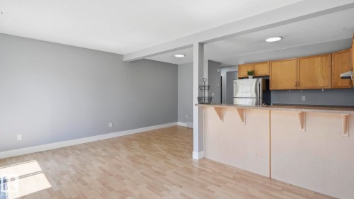 5507 163 Avenue Nw, Edmonton, AB - Indoor Photo Showing Kitchen