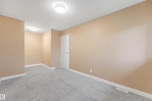 #8 14120 80 St Nw, Edmonton, AB - Indoor Photo Showing Other Room