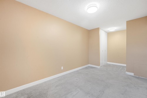#8 14120 80 St Nw, Edmonton, AB - Indoor Photo Showing Other Room