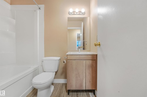 #8 14120 80 St Nw, Edmonton, AB - Indoor Photo Showing Bathroom