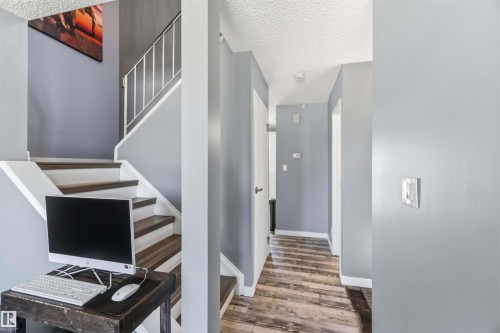 135 Birch Drive, Gibbons, AB - Indoor Photo Showing Other Room