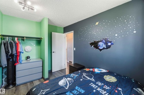 135 Birch Drive, Gibbons, AB - Indoor Photo Showing Bedroom