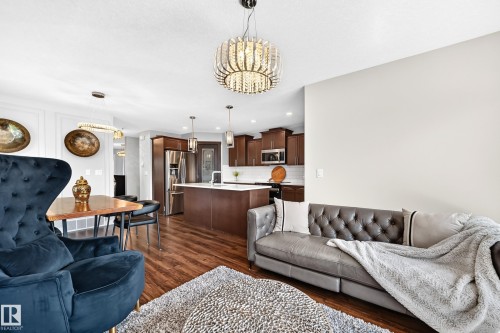 15503 95 Avenue Nw, Edmonton, AB - Indoor Photo Showing Living Room