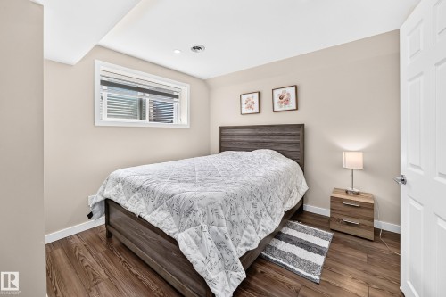 15503 95 Avenue Nw, Edmonton, AB - Indoor Photo Showing Bedroom
