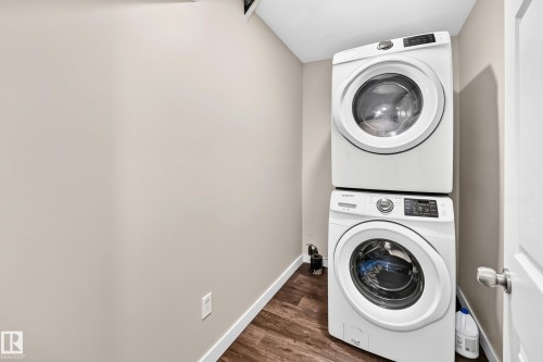 15503 95 Avenue Nw, Edmonton, AB - Indoor Photo Showing Laundry Room