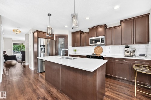 15503 95 Avenue Nw, Edmonton, AB - Indoor Photo Showing Kitchen With Stainless Steel Kitchen With Double Sink With Upgraded Kitchen