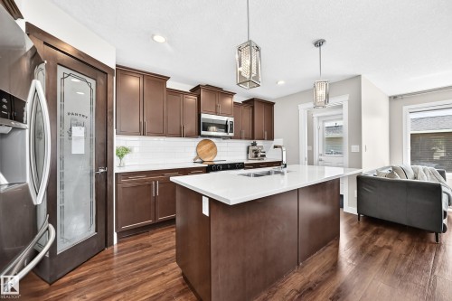 15503 95 Avenue Nw, Edmonton, AB - Indoor Photo Showing Kitchen With Stainless Steel Kitchen With Double Sink With Upgraded Kitchen