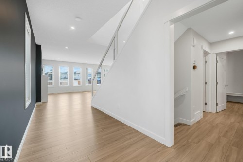 6404 176 Avenue Nw, Edmonton, AB - Indoor Photo Showing Other Room