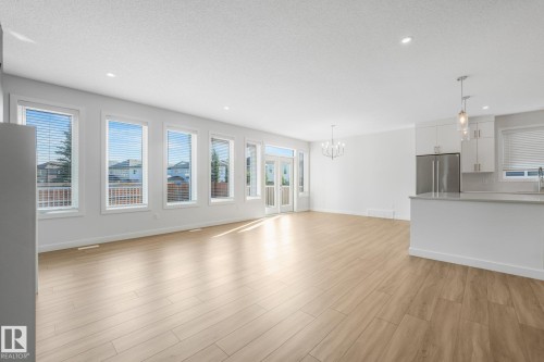 6404 176 Avenue Nw, Edmonton, AB - Indoor