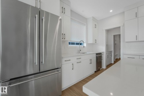 6404 176 Avenue Nw, Edmonton, AB - Indoor Photo Showing Kitchen With Stainless Steel Kitchen With Upgraded Kitchen