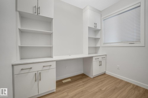 6404 176 Avenue Nw, Edmonton, AB - Indoor
