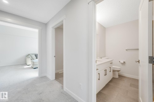 6404 176 Avenue Nw, Edmonton, AB - Indoor