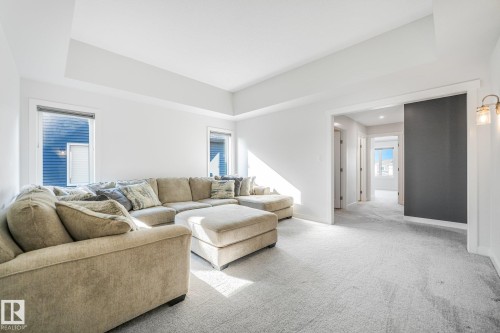 6404 176 Avenue Nw, Edmonton, AB - Indoor Photo Showing Living Room