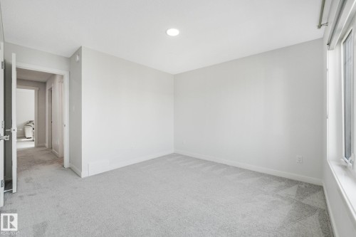 6404 176 Avenue Nw, Edmonton, AB - Indoor Photo Showing Other Room