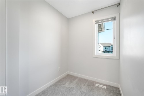 6404 176 Avenue Nw, Edmonton, AB - Indoor Photo Showing Other Room