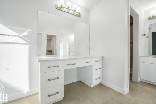 6404 176 Avenue Nw, Edmonton, AB - Indoor