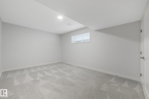 6404 176 Avenue Nw, Edmonton, AB - Indoor Photo Showing Other Room