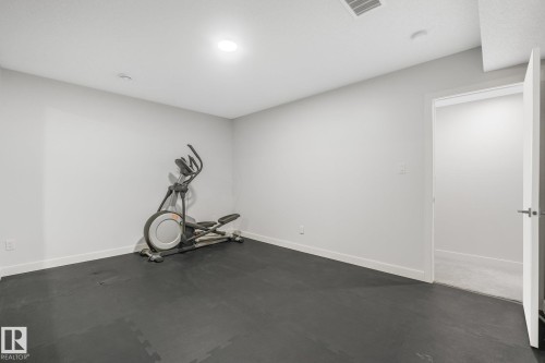 6404 176 Avenue Nw, Edmonton, AB - Indoor