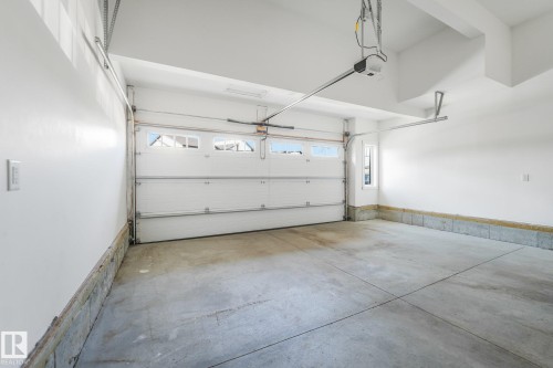 6404 176 Avenue Nw, Edmonton, AB - Indoor Photo Showing Garage