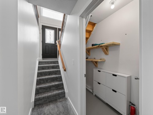 10136 81 Street Nw, Edmonton, AB - Indoor Photo Showing Other Room