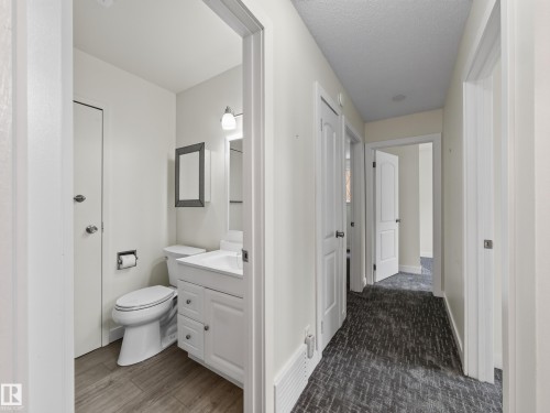 10136 81 Street Nw, Edmonton, AB - Indoor Photo Showing Bathroom