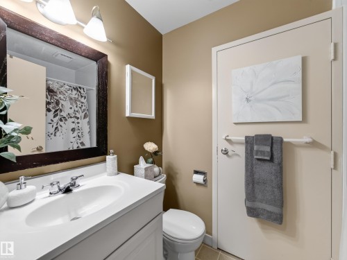 10136 81 Street Nw, Edmonton, AB - Indoor Photo Showing Bathroom