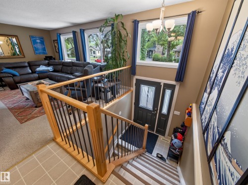 10136 81 Street Nw, Edmonton, AB - Indoor Photo Showing Other Room
