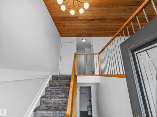 10136 81 Street Nw, Edmonton, AB - Indoor Photo Showing Other Room