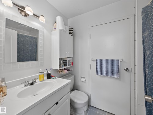 10136 81 Street Nw, Edmonton, AB - Indoor Photo Showing Bathroom