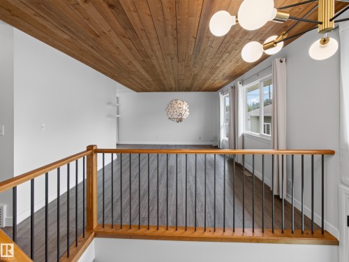 10136 81 Street Nw, Edmonton, AB - Indoor Photo Showing Other Room