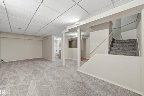 219 Buchanan Close Nw, Edmonton, AB - Indoor Photo Showing Other Room