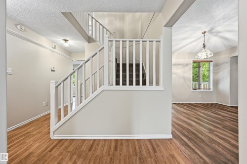 219 Buchanan Close Nw, Edmonton, AB - Indoor Photo Showing Other Room
