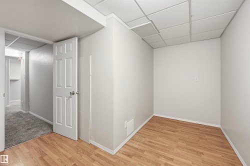 219 Buchanan Close Nw, Edmonton, AB - Indoor Photo Showing Other Room