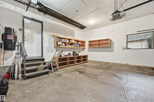 219 Buchanan Close Nw, Edmonton, AB - Indoor Photo Showing Garage