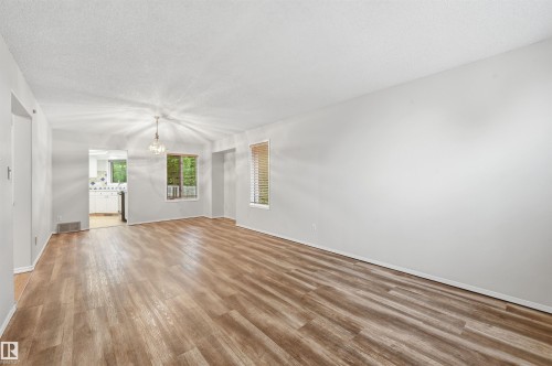 219 Buchanan Close Nw, Edmonton, AB - Indoor Photo Showing Other Room