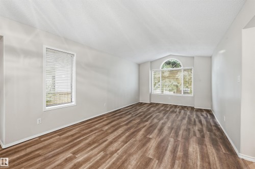 219 Buchanan Close Nw, Edmonton, AB - Indoor Photo Showing Other Room