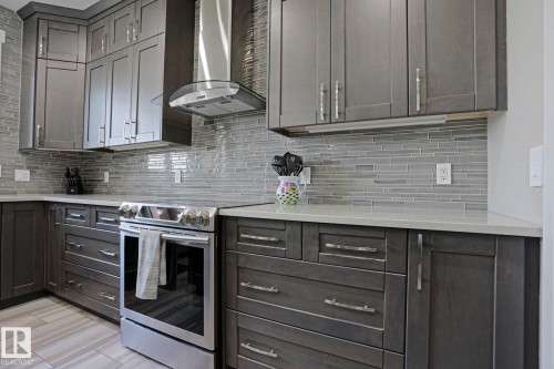 91 Danfield Place, Spruce Grove, AB - Indoor Photo Showing Kitchen With Upgraded Kitchen
