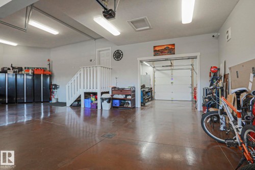 91 Danfield Place, Spruce Grove, AB - Indoor Photo Showing Garage