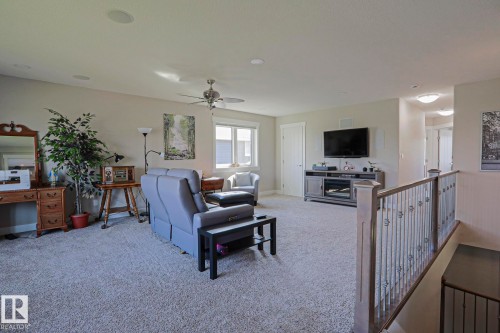 91 Danfield Place, Spruce Grove, AB - Indoor Photo Showing Living Room
