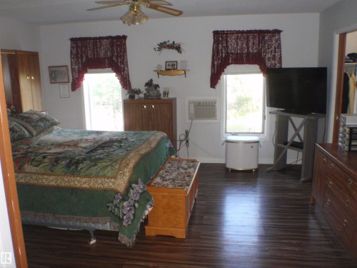 5802 53 Street, Barrhead, AB - Indoor Photo Showing Bedroom