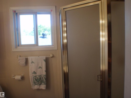 5802 53 Street, Barrhead, AB - Indoor Photo Showing Bathroom