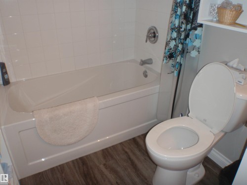 5802 53 Street, Barrhead, AB - Indoor Photo Showing Bathroom