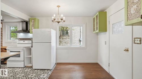 11617 84 Street Nw, Edmonton, AB - Indoor Photo Showing Kitchen