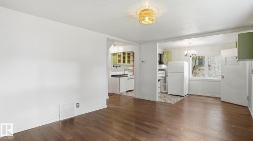 11617 84 Street Nw, Edmonton, AB - Indoor