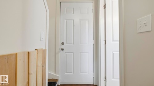 11617 84 Street Nw, Edmonton, AB - Indoor Photo Showing Other Room