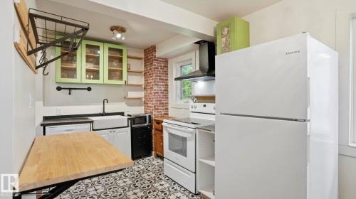 11617 84 Street Nw, Edmonton, AB - Indoor Photo Showing Kitchen