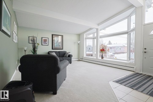 13304 70 Street Nw, Edmonton, AB - Indoor